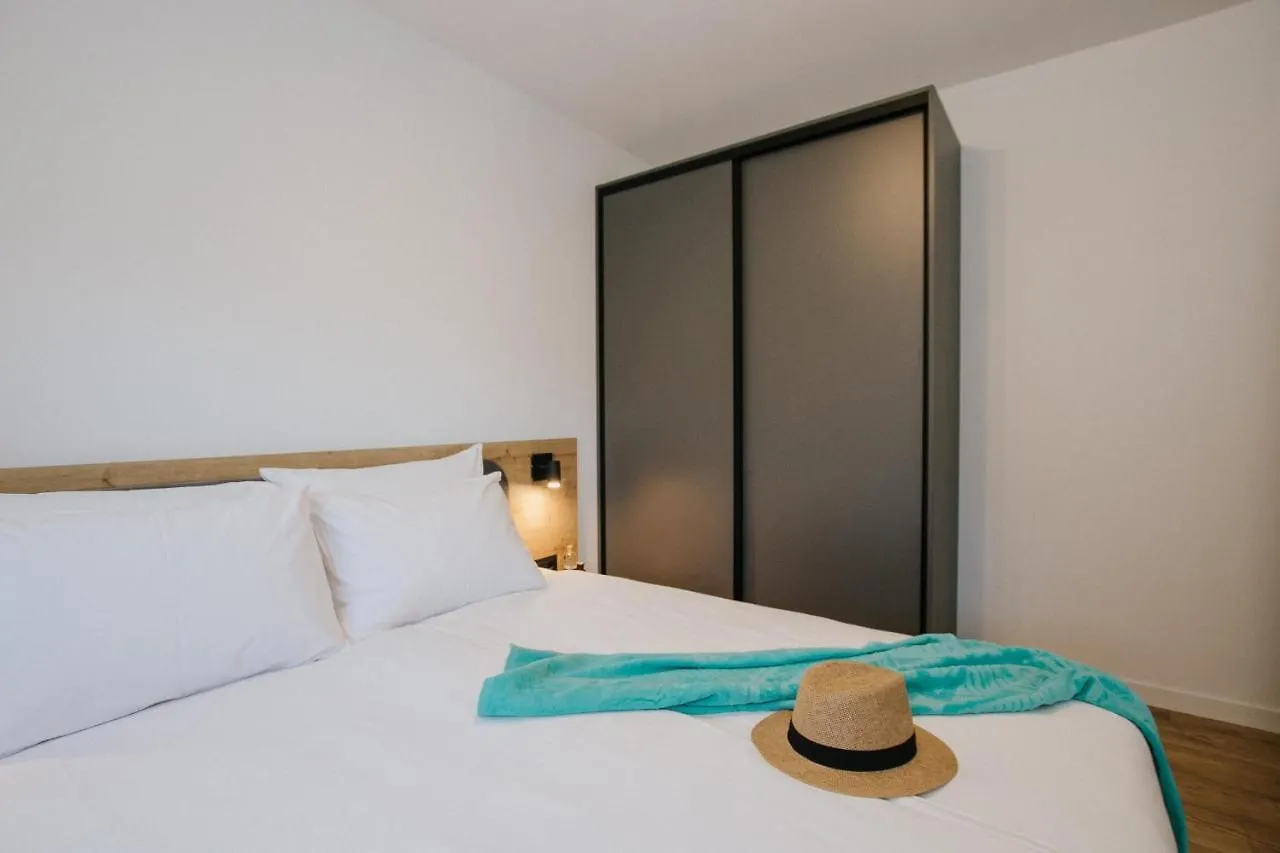 Oleander Urban Suites, High-Speed Internet, Beach At 250, Pet Friendly Trogir 0*,  Kroatien