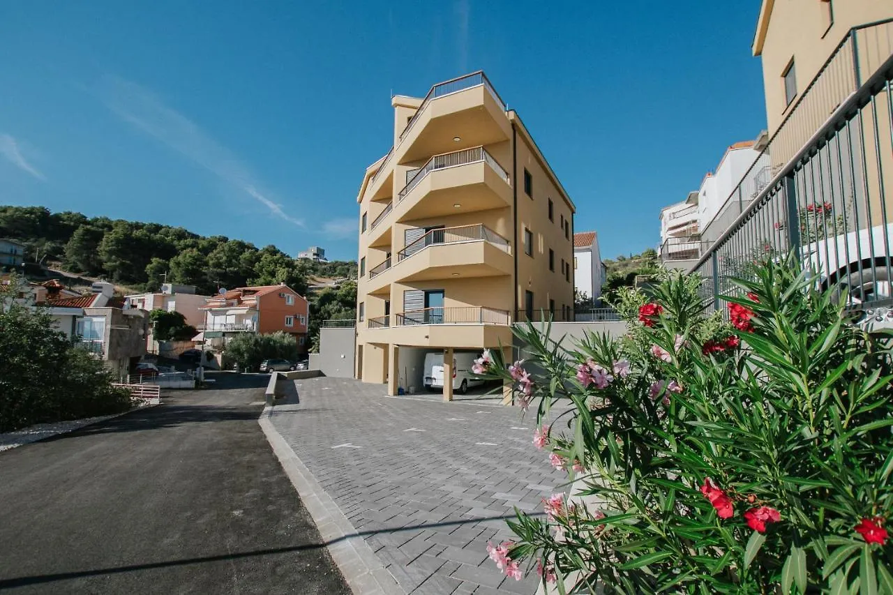 Apartment Oleander Urban Suites, High-Speed Internet, Beach At 250, Pet Friendly Trogir Kroatien