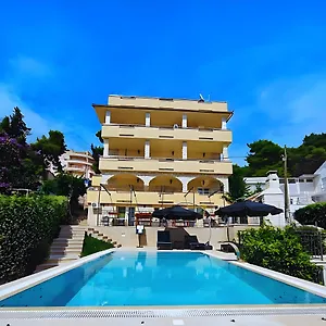 Apartment Penava, Private Beach, Pool And 7min To, Trogir