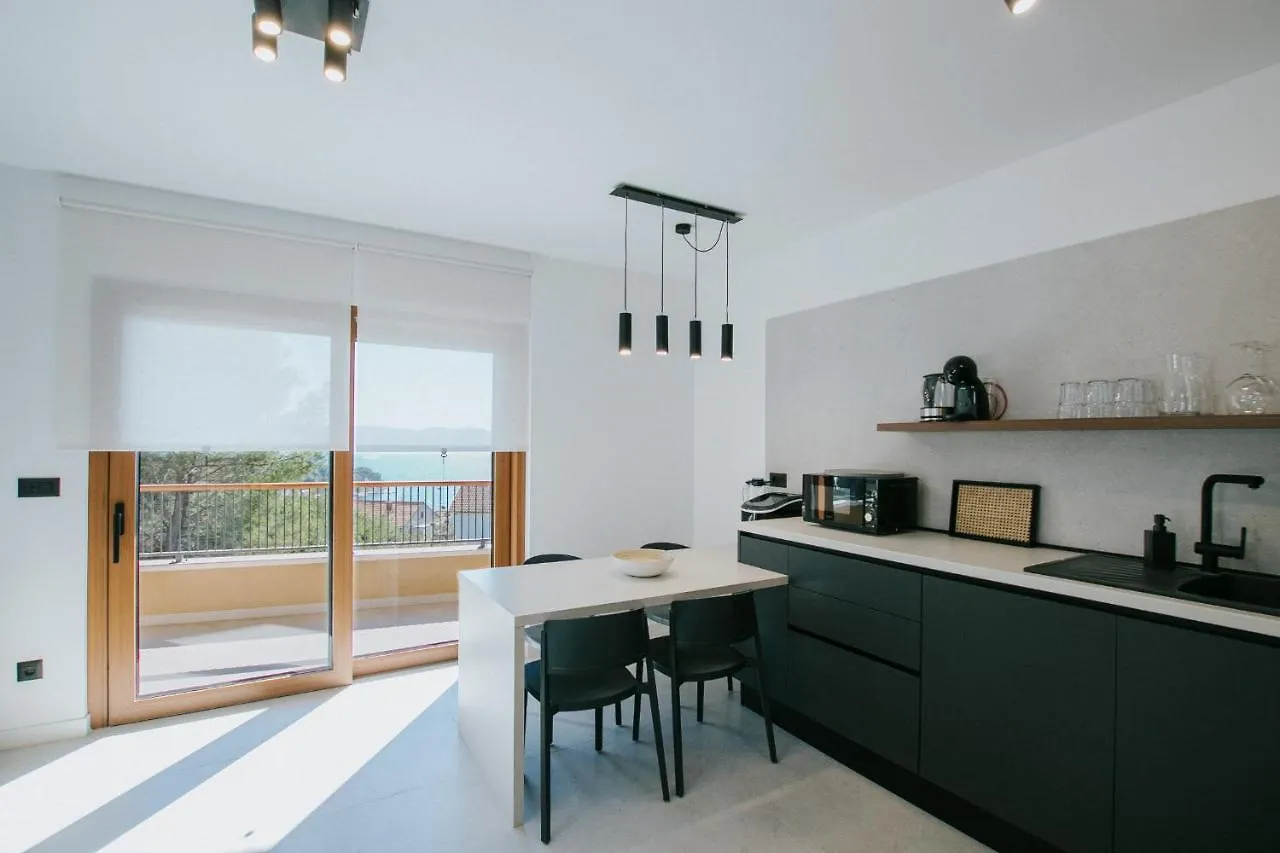 Oleander Urban Suites, High-Speed Internet, Beach At 250, Pet Friendly Trogir Apartment